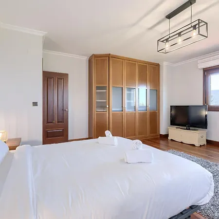 By Next Stop Bilbao *