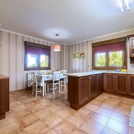 By Next Stop Bilbao 바키오