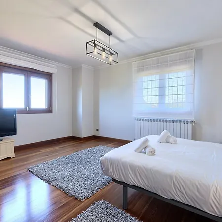 By Next Stop Bilbao *