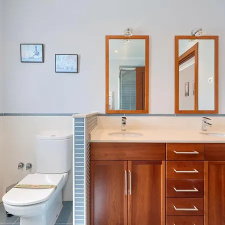 By Next Stop Bilbao 바키오