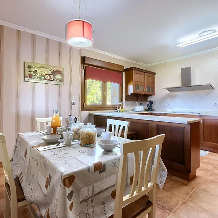 By Next Stop Bilbao * 바키오